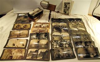 ANTIQUE STEREOSOPE VIEWER PAT APR 12,1904 WITH 70 CARDS & 5 POST CARDS